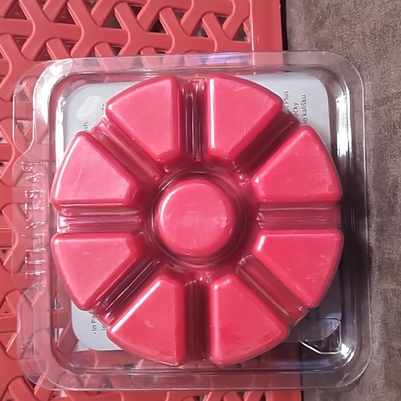 Party Lite. Scent Plus Melts - Picture 2 of 4